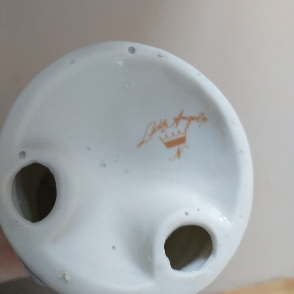 Lady Angela Porcelain Figurine - Picture 6 of 6